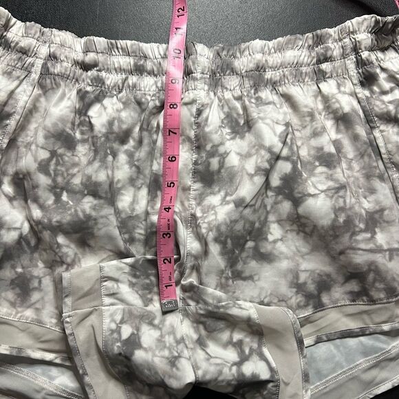 Athleta Printed Mesh Racer Run Short 4” in White Botanics - Picture 12 of 13